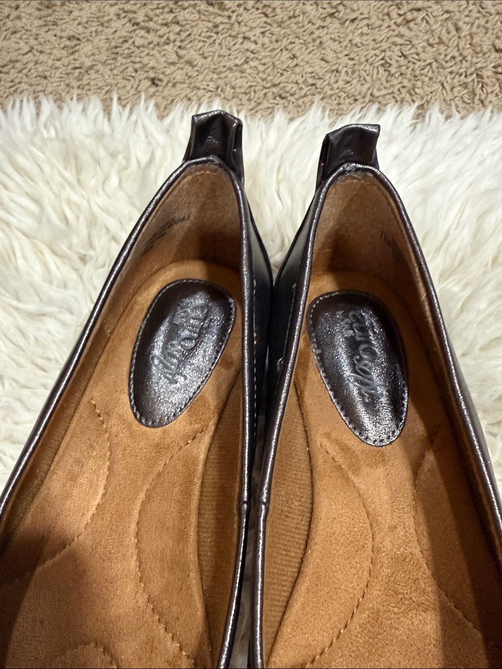 Eurosoft Darcie Shoes Womens Size 7.5
Silver Wedge Flats Slip On Comfort
Casual - Picture 7 of 10